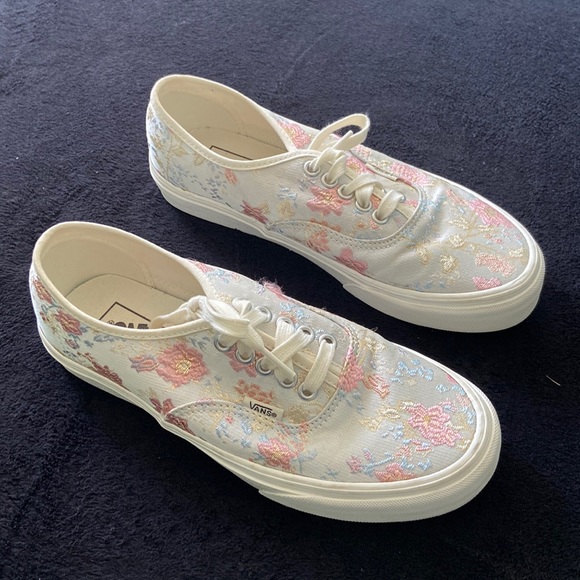 flower print vans - Picture 3 of 4